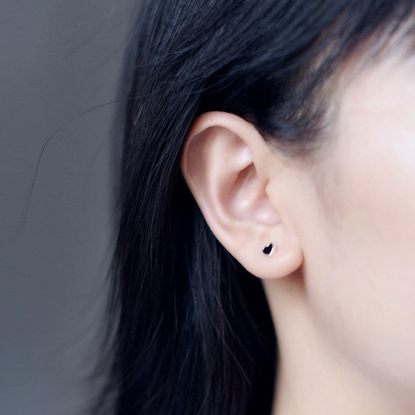 925 Sterling Silver Black Center Heart Shape Stud Earrings-earrings, Jewellery, Stud Earrings, Women's Earrings, Women's Jewellery-Heart-Glitters